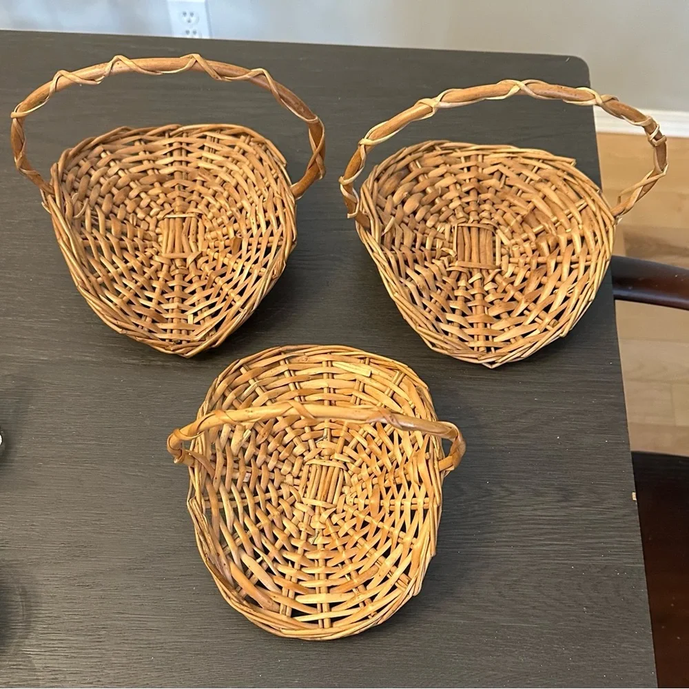 Set of 3 Wicker Baskets With Tall Handles Brown Tan Christmas Farmhouse Decor